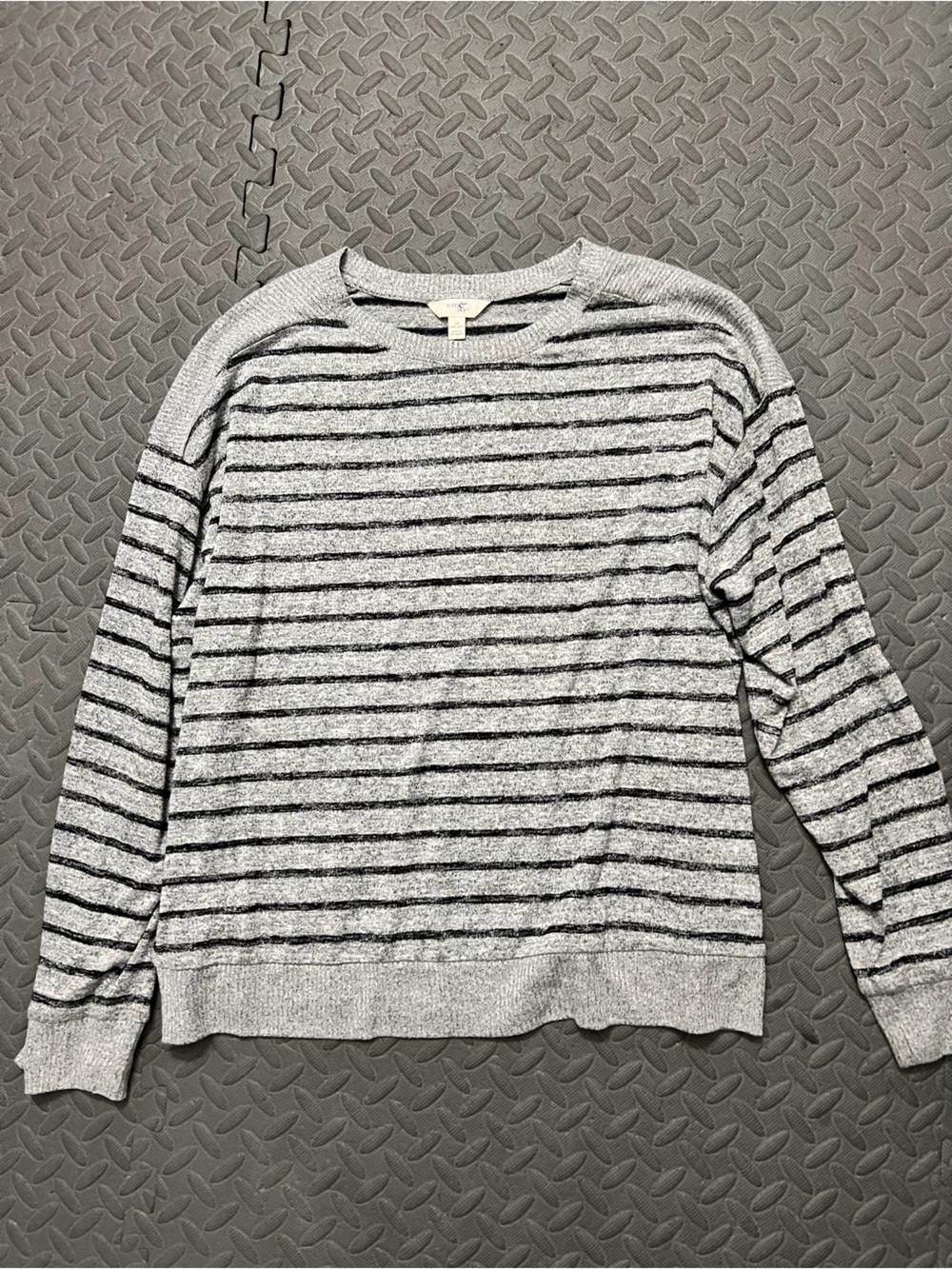 Terra & sky grey black hacci top 1x
